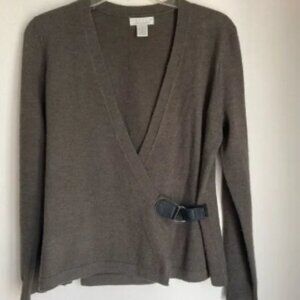 Tweed’s Women’s 100% Marino will wrap buckle v-neck sweater green size small.